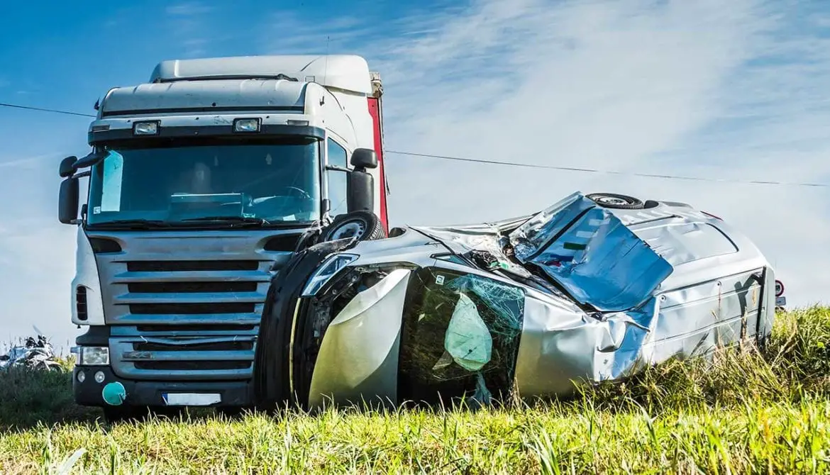 The Importance of Hiring an Experienced Truck Accident Lawyer for Serious Crashes