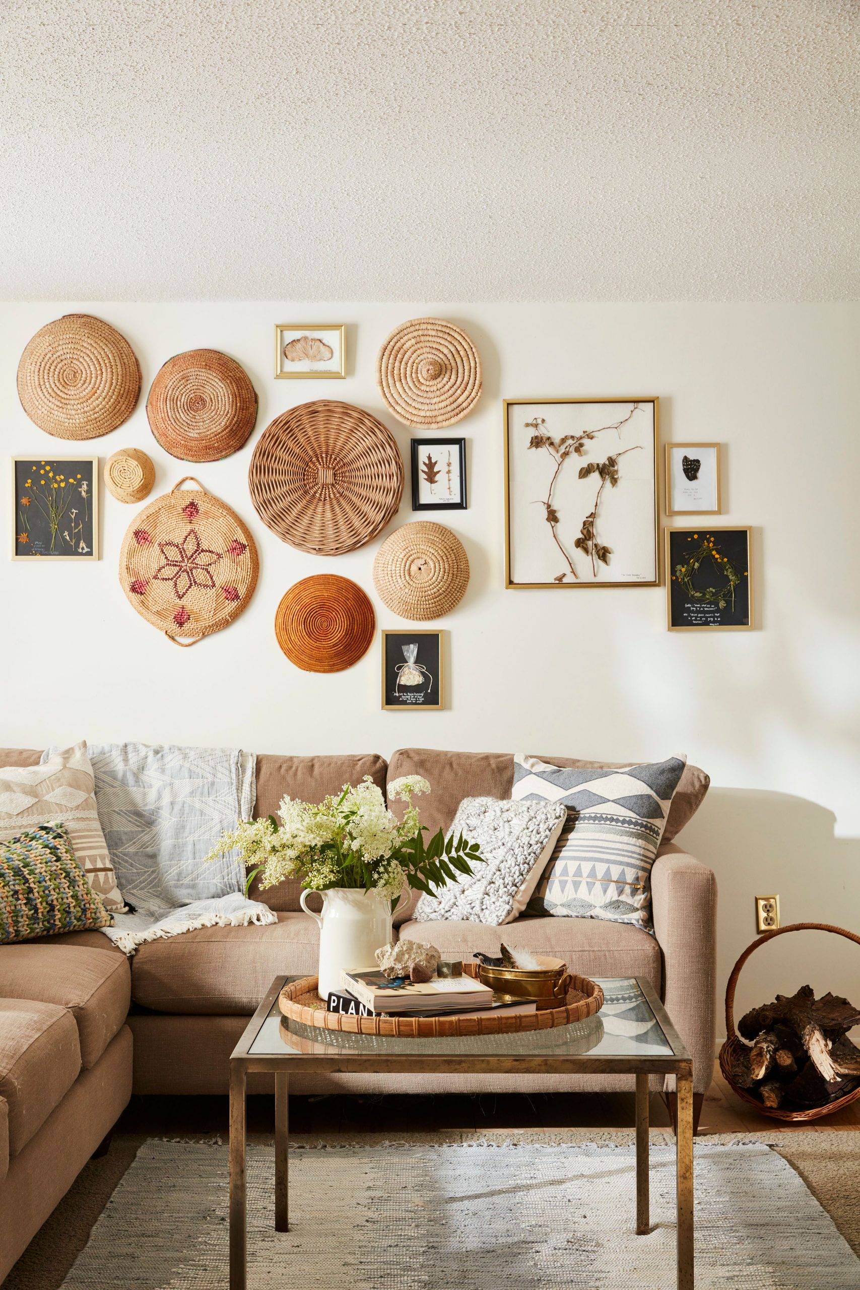 Effortless Home Decor Transitions: Embrace the Fall Season in Style